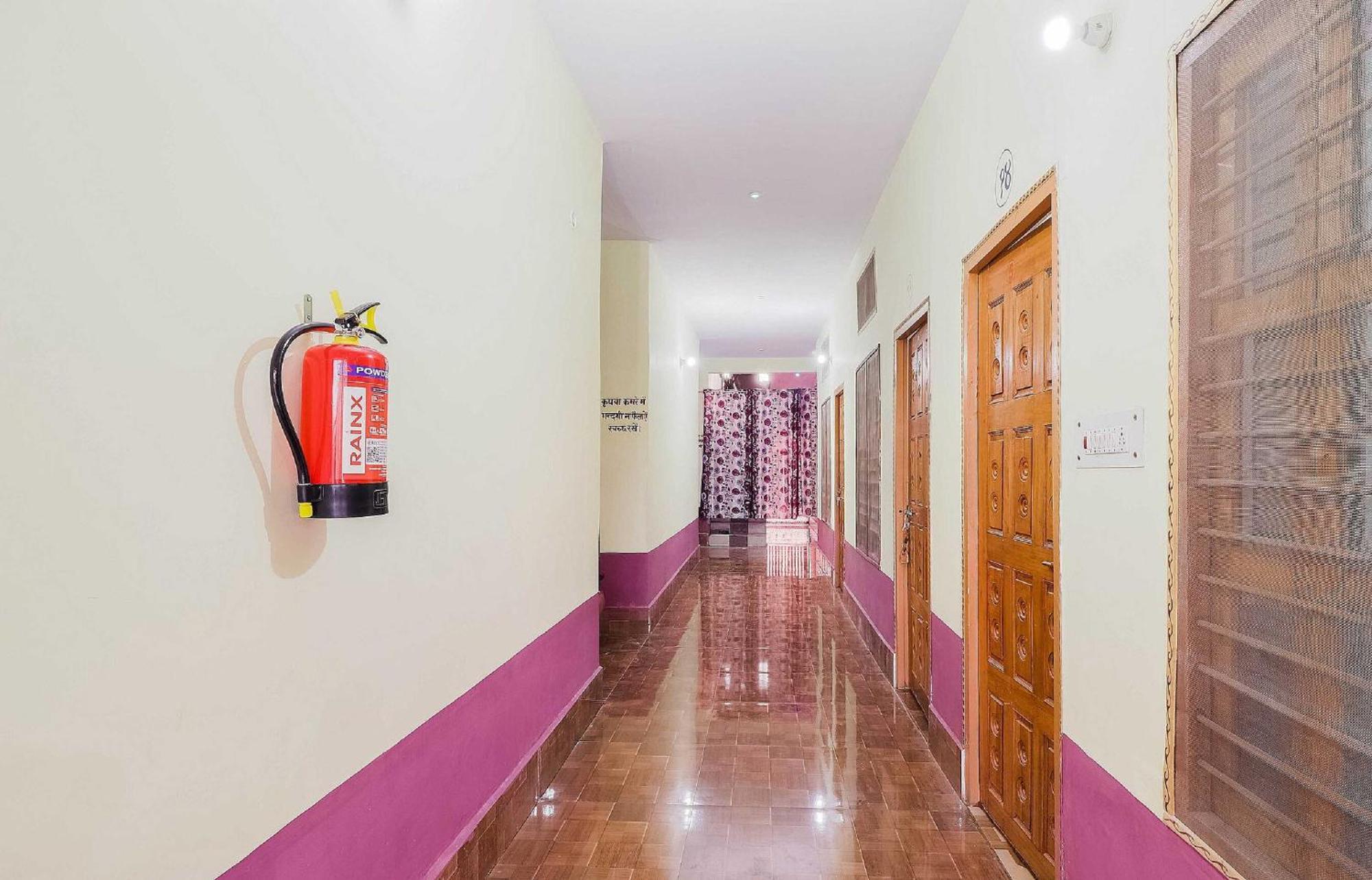 Hotel O Jyotish House Ayodhya Exterior foto