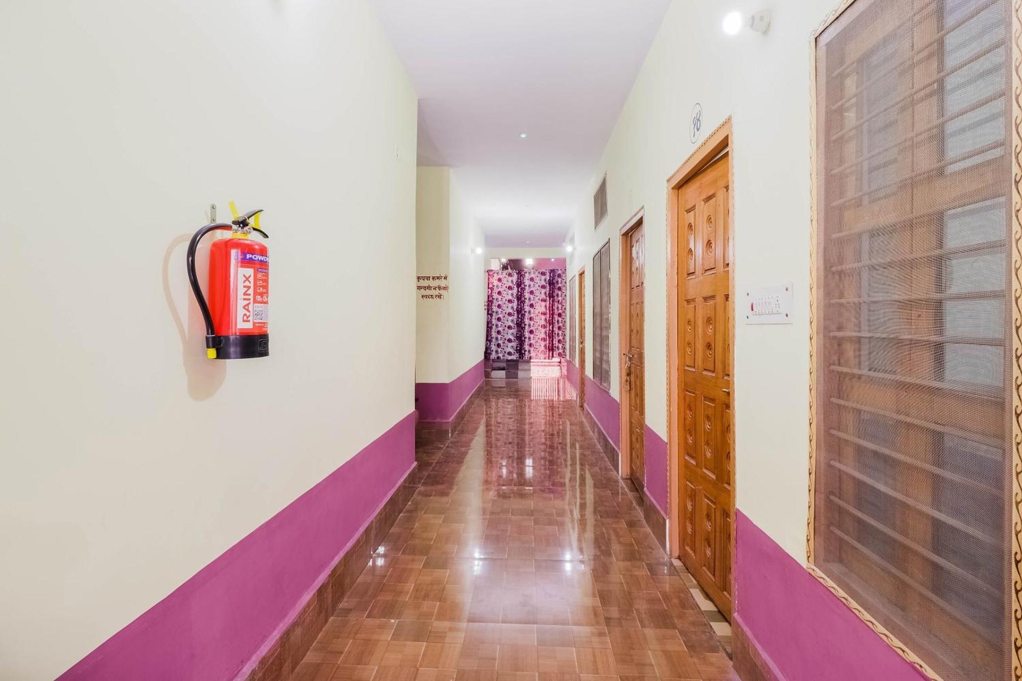 Hotel O Jyotish House Ayodhya Exterior foto